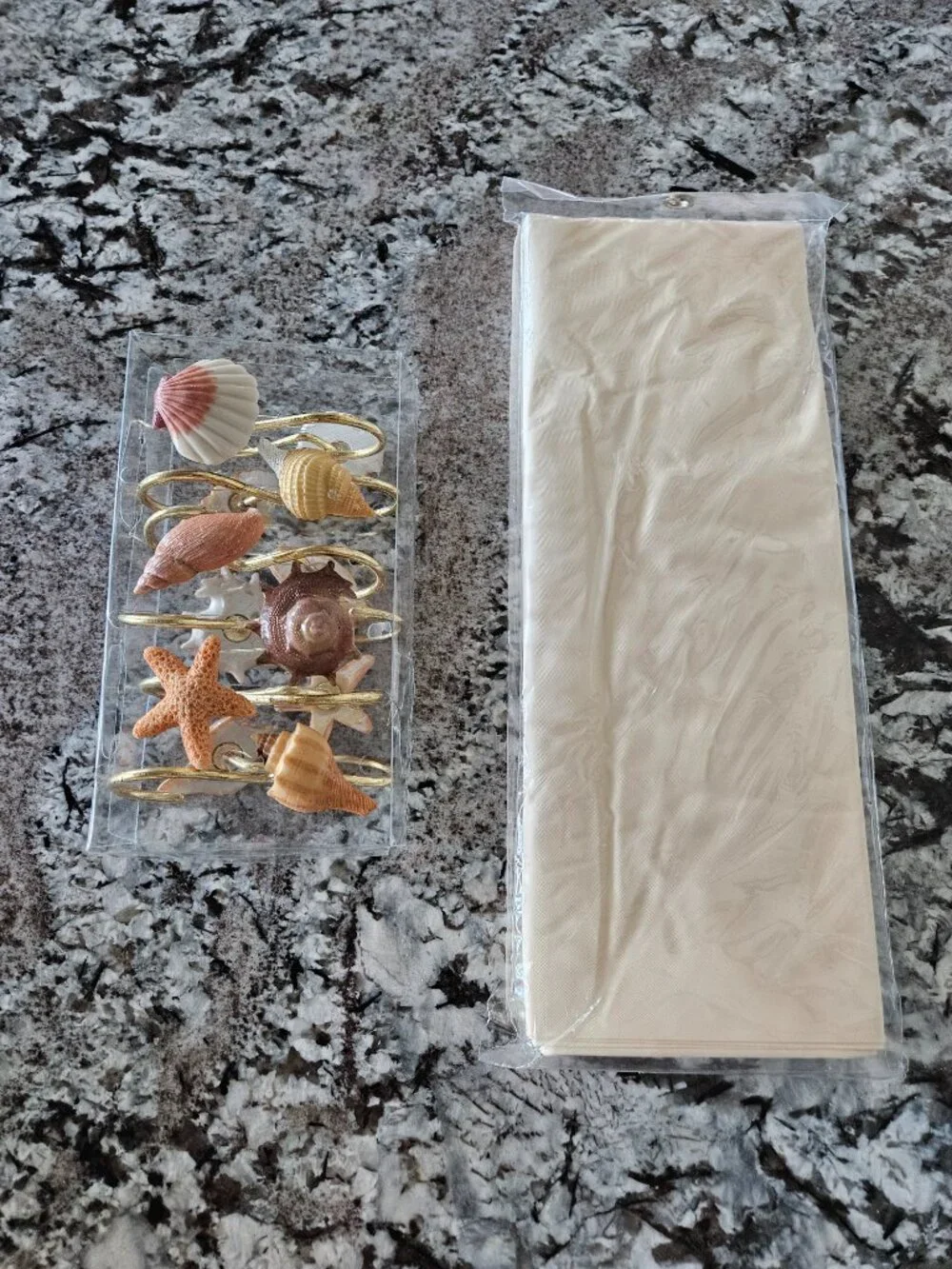 BRAND NEW SET OF RESIN SEASHELL SHOWER HOOKS & PALE PEACH PLASTIC SHOWER CURTAIN